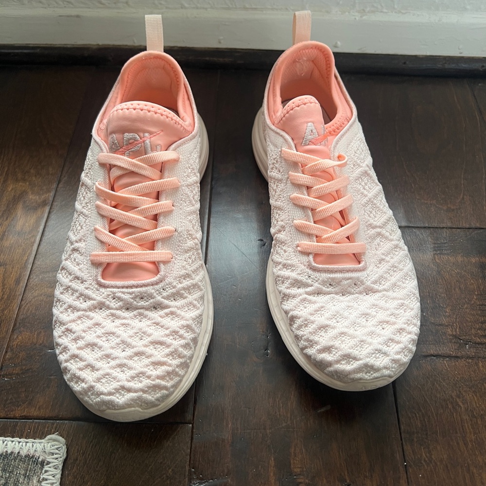 Apl Techloom Wave Sneaker View 2